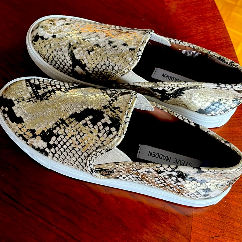 NEW, Steve Madden Snakeskin slip ons size 7.5